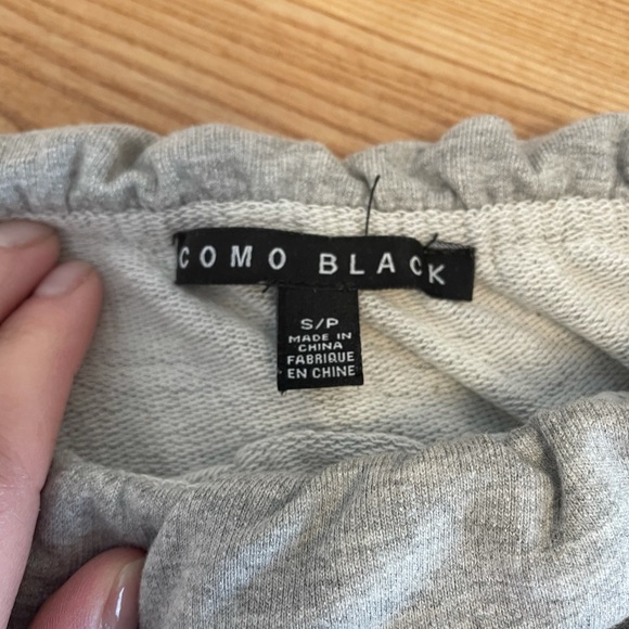 EUC off-the-shoulder ladies sweater - Picture 4 of 4